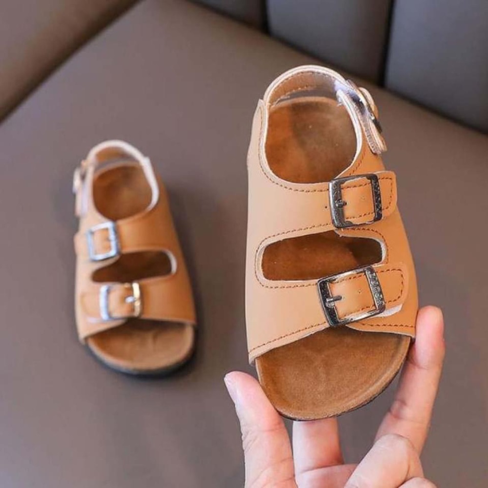 Brown buckle shoes